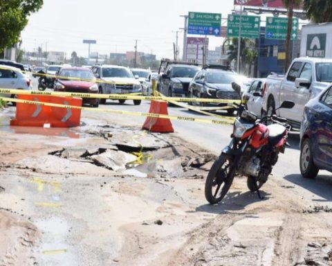 Van 13 denuncias por daños en autos tras caer en baches en Torreón, Coahuila