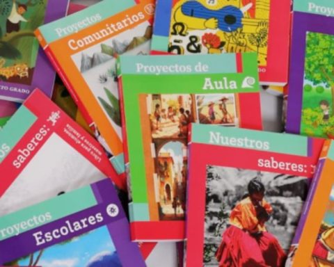 PAN Coahuila señala a libros de texto de la SEP como un "retroceso educativo"