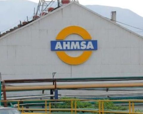 Trabajadores de AHMSA amenazan con cerrar puentes fronterizos por falta de pagos