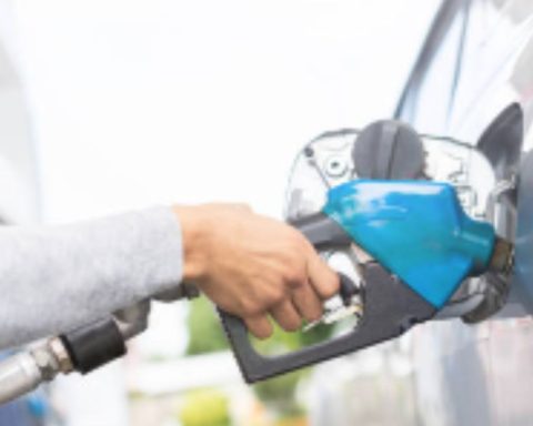 En dos semanas gasolina aumenta más de 2 pesos, en Coahuila