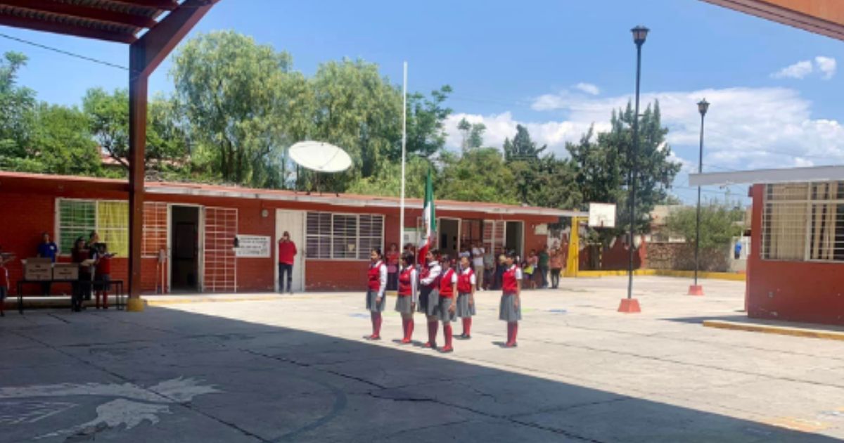 Inhabilitan 3 salones de primaria por riesgo de derrumbe, en Coahuila