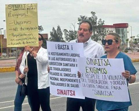 Trabaiadores protestaron con un bloqueo en el Periférico.