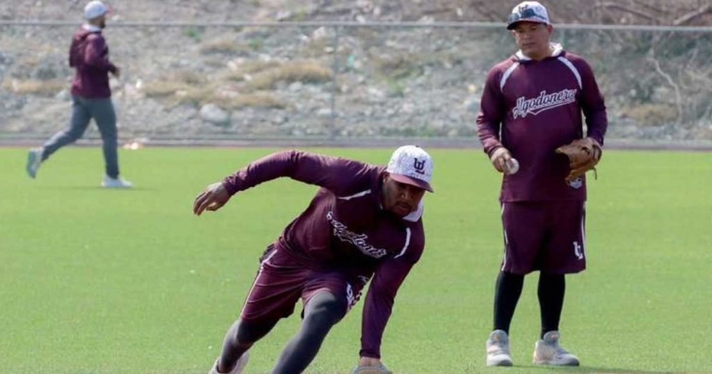 Los jugadores del Unión Laguna se preparan para la temporada 2024.