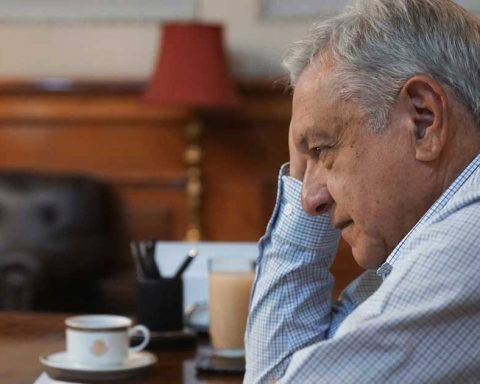 El presidente Andrés Manuel López Obrador en su despacho en Palacio Nacional.