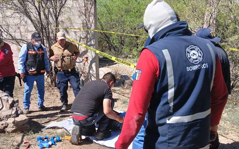 Momento en el que rescatan el cuerpo del desaparecido de Torreón.