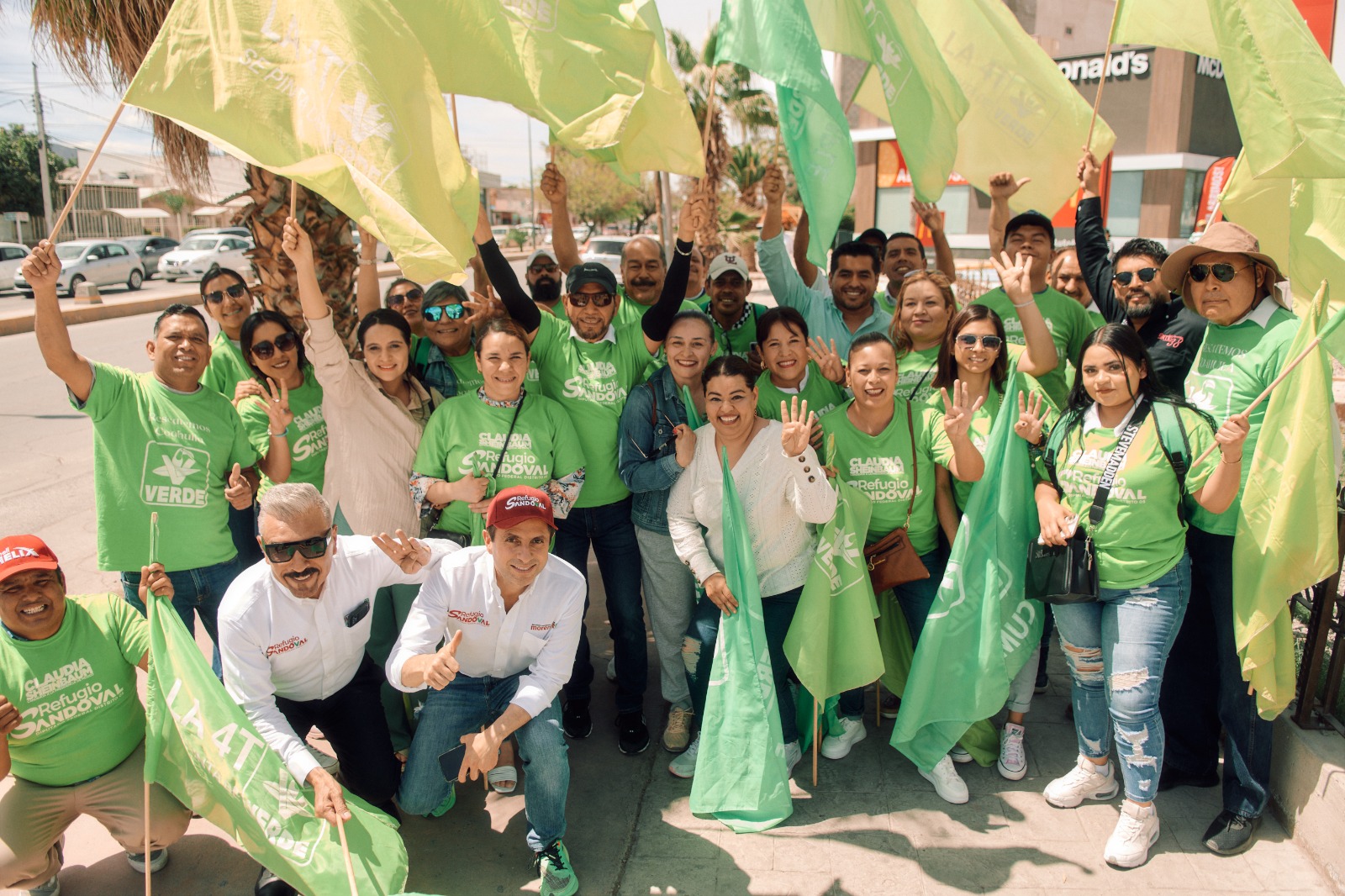 El candidato del PVEM hizo un recorrido por las colonias de Torreón.