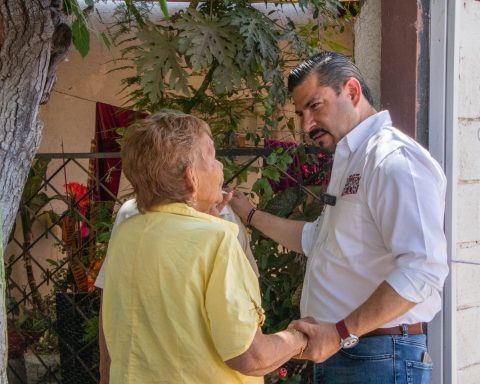 Esta semana empezaron los recorridos casa por casa de Shamir Fernández.