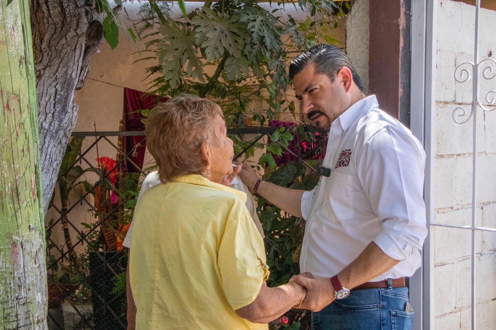 Esta semana empezaron los recorridos casa por casa de Shamir Fernández.