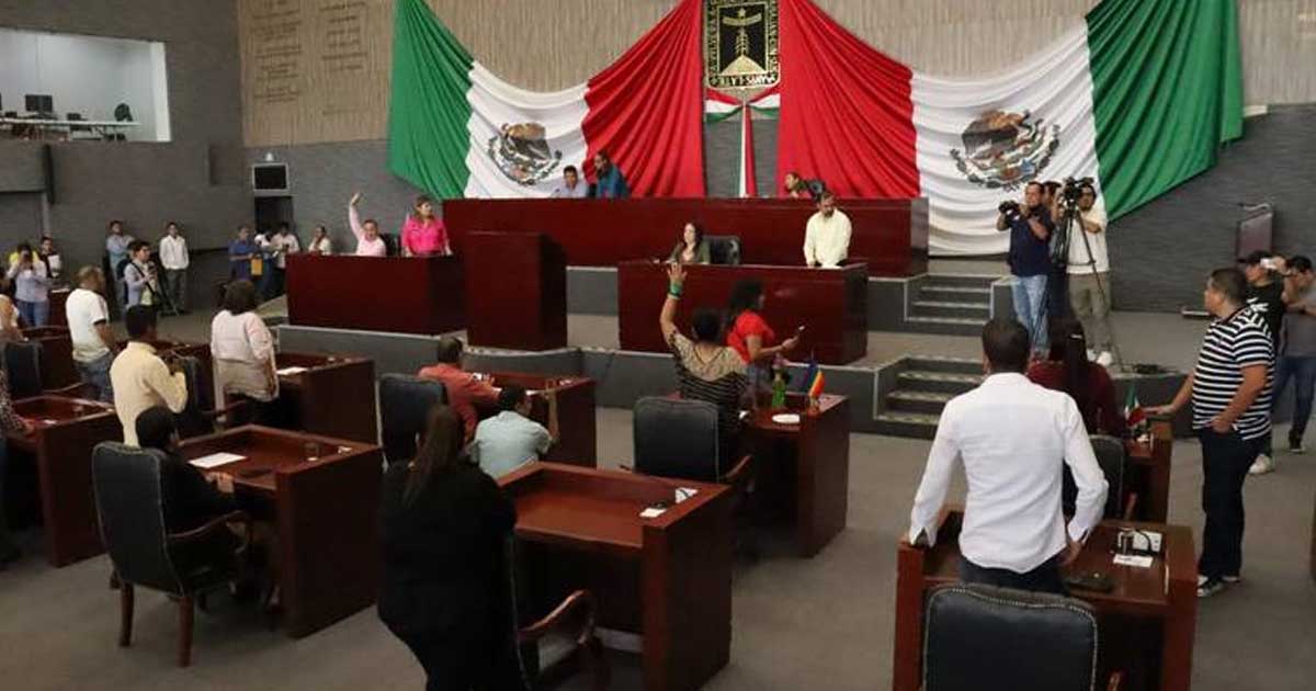 Con 11 votos a favor y seis en contra se aprobó la licencia a Cuauhtémoc Blanco.