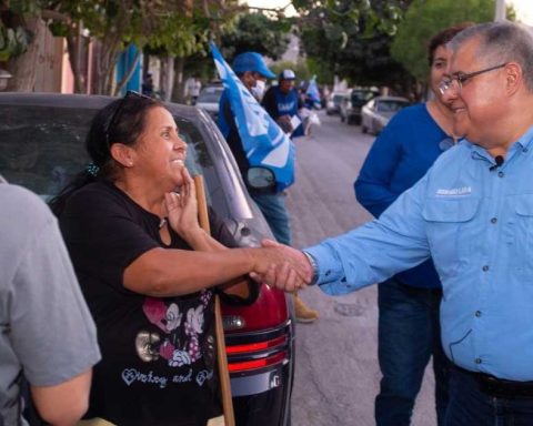 Esta vez el panista recorrió la colonia Rincón La Merced