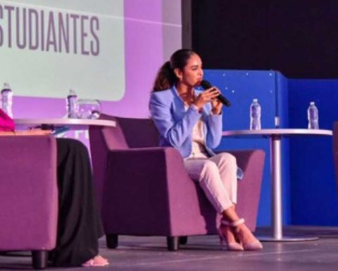 Alejandra Salazar, candidata de Morena a la alcaldía de Saltillo.