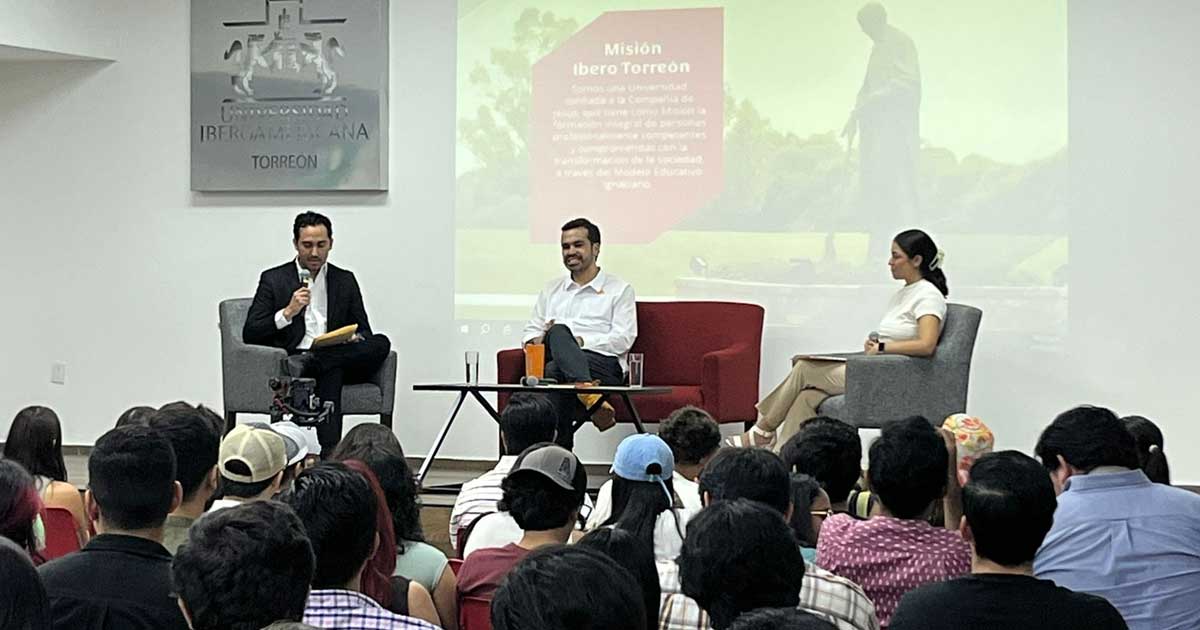 Jorge Álvarez Máynez en la Ibero Torreón.