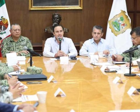 Manolo Jiménez, gobernador de Coahuila, presidió la Mesa de Seguridad.