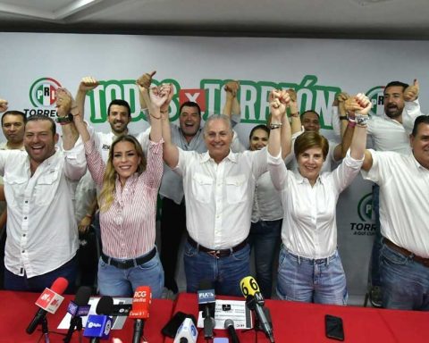 Román Cepeda celebra su triunfo