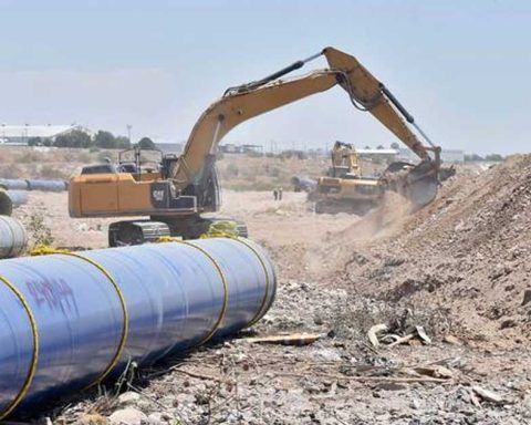 Los trabajos de instalación se intensificaron este jueves.