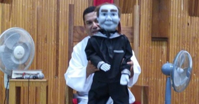 Ya no usarán a la marioneta en sermones