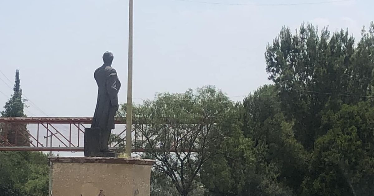 Intemperie y lluvia ácida deforma estatuas de Paseo de la Reforma en Saltillo