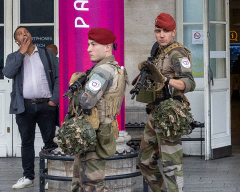 Policía antiterrorsta en Francia