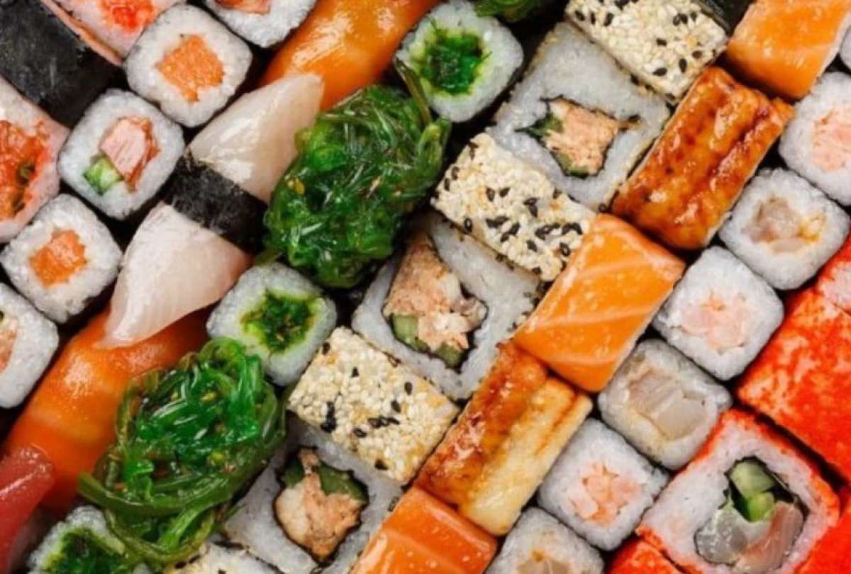 Se intoxican por comer sushi