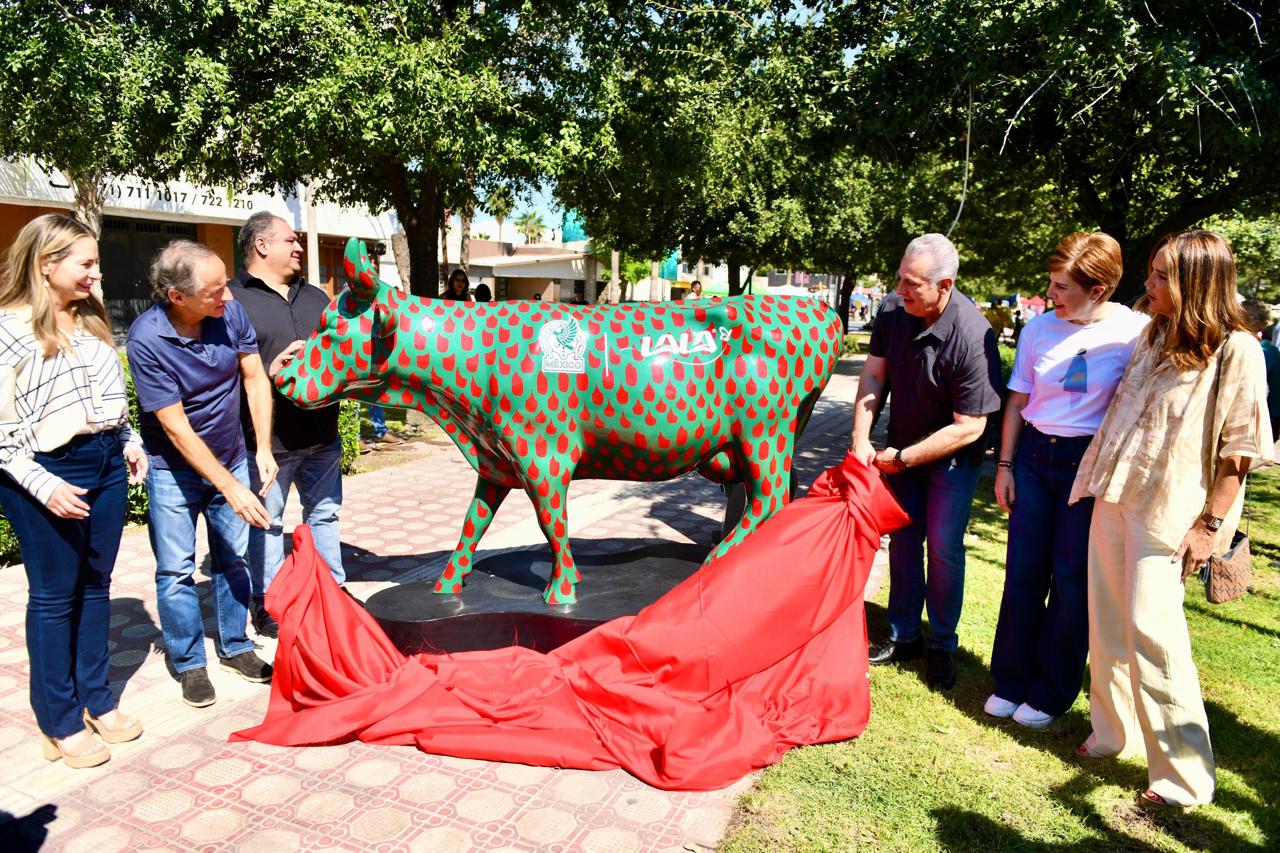 Paseo Colón de Torreón se llenó de vida y color con la inauguración del CowParade México 2024