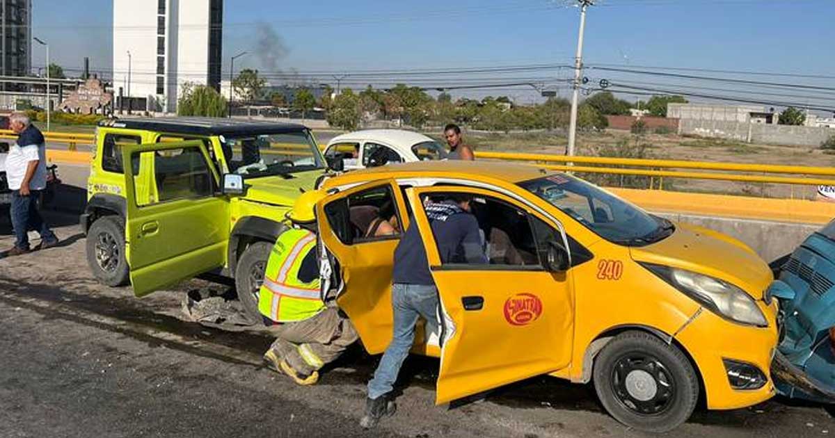 Accidente sobre la carretera Torreón-San Pedro.