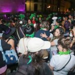 Marea verde celebra despenalización del aborto en Jalisco.