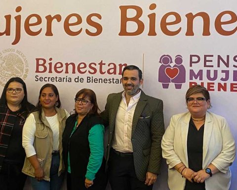 Américo Villarreal Santiago en su primera rueda de prensa como delegado de Bienestar en Coahuila