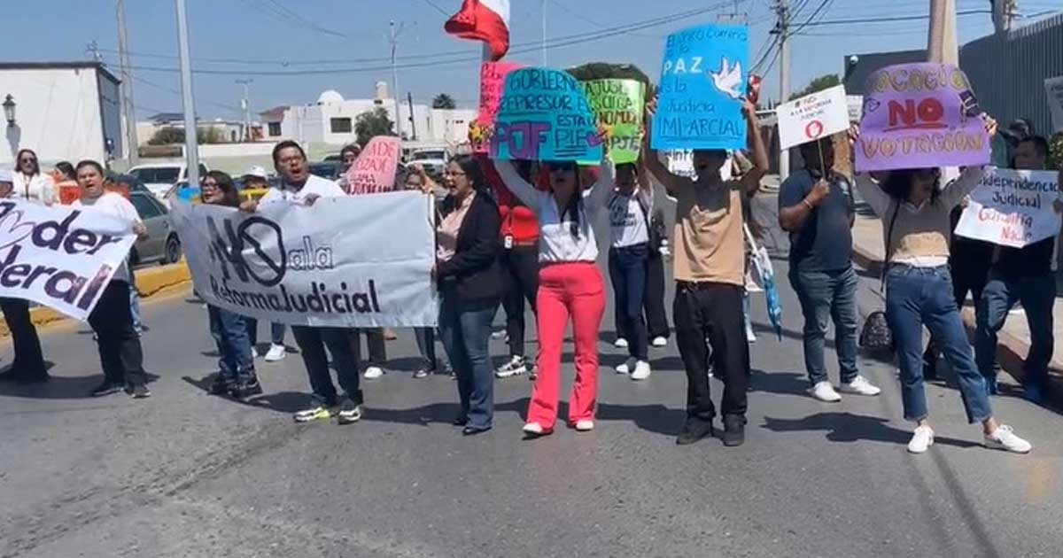 Trabajadores del Poder Judicial protestando por la Reforma Judicial.