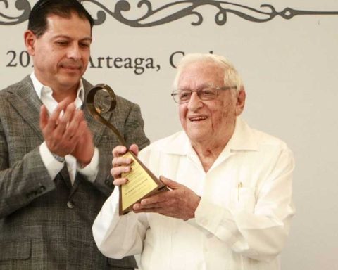 Octavio Pimentel, rector de la UAdeC, y Armando Fuentes Aguirre "Catón"