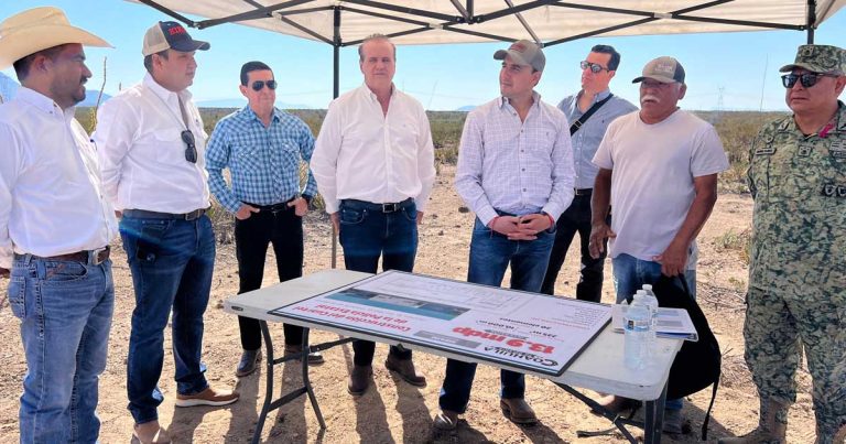 Manolo Jiménez durante su visita a Ocampo.