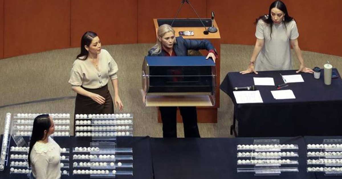 En el Senado se instaló una tómbola.