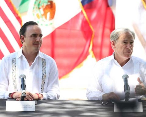 Manolo Jiménez y Greg Abbott