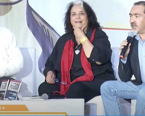 Arturo Alcalde, Lilia Cárdenas y Arturo Rodríguez en la Feria Internacional del Libro Zócalo Ciudad de México.