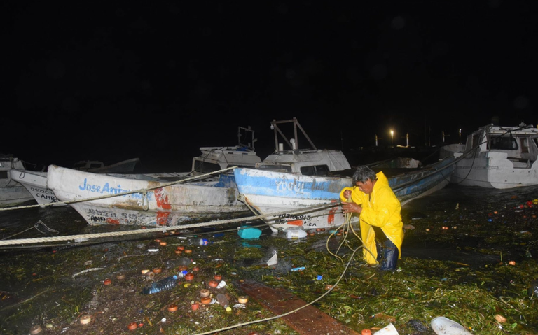 Lancheros de Yucatán resguardaban sus equipos