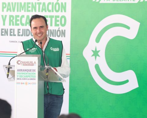 Continúa Manolo con el gran programa de pavimentación en la Laguna