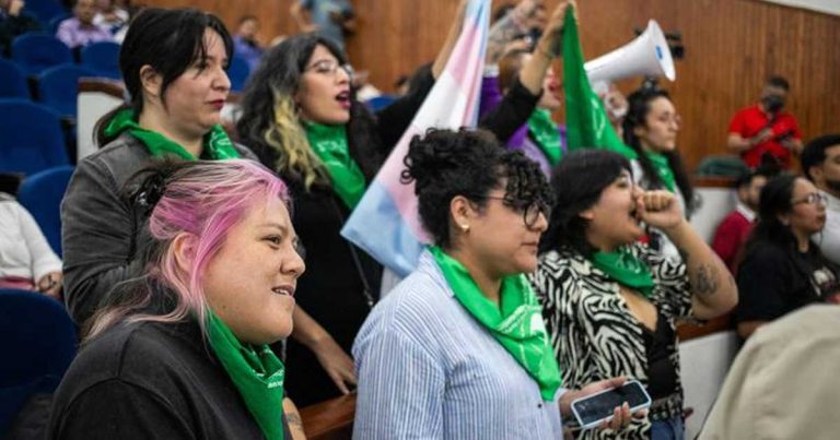 Colectivas celebraron que el Congreso despenalizara el aborto