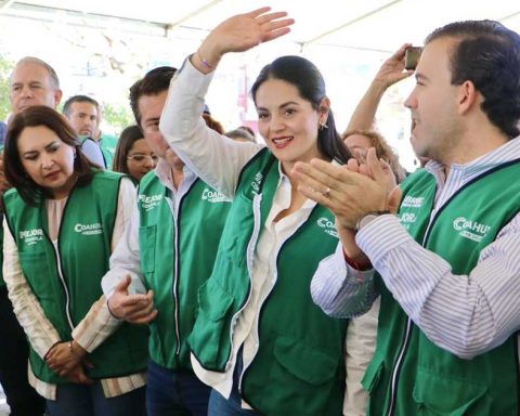 Luz Elena Morales en la jornada de Mejora Coahuila