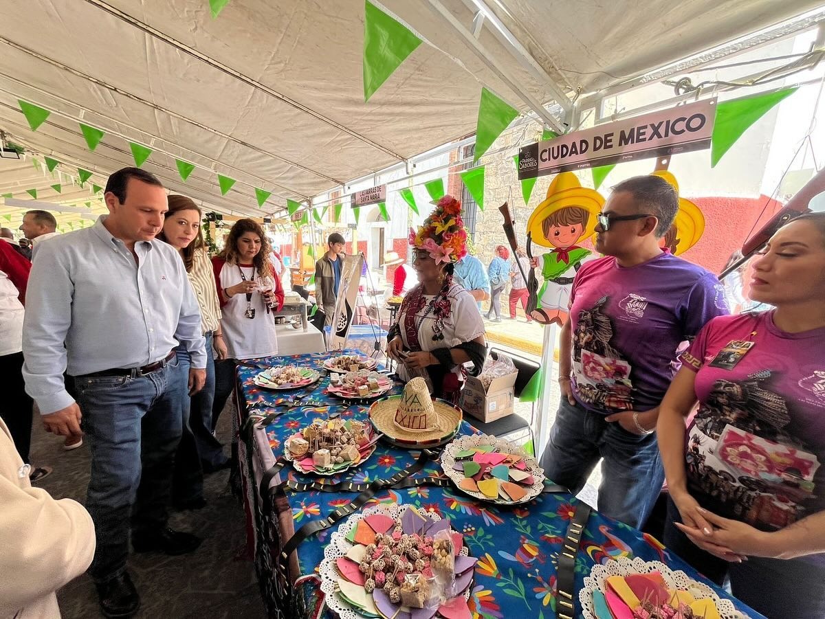 Feria cultural en Parras