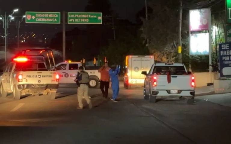 Abandonan camioneta con once cuerpos en Chilpancingo, Guerrero