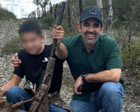 Delegado del Bienestar en Coahuila presume cacería con su hijo: ¿Quién es Américo Villarreal?