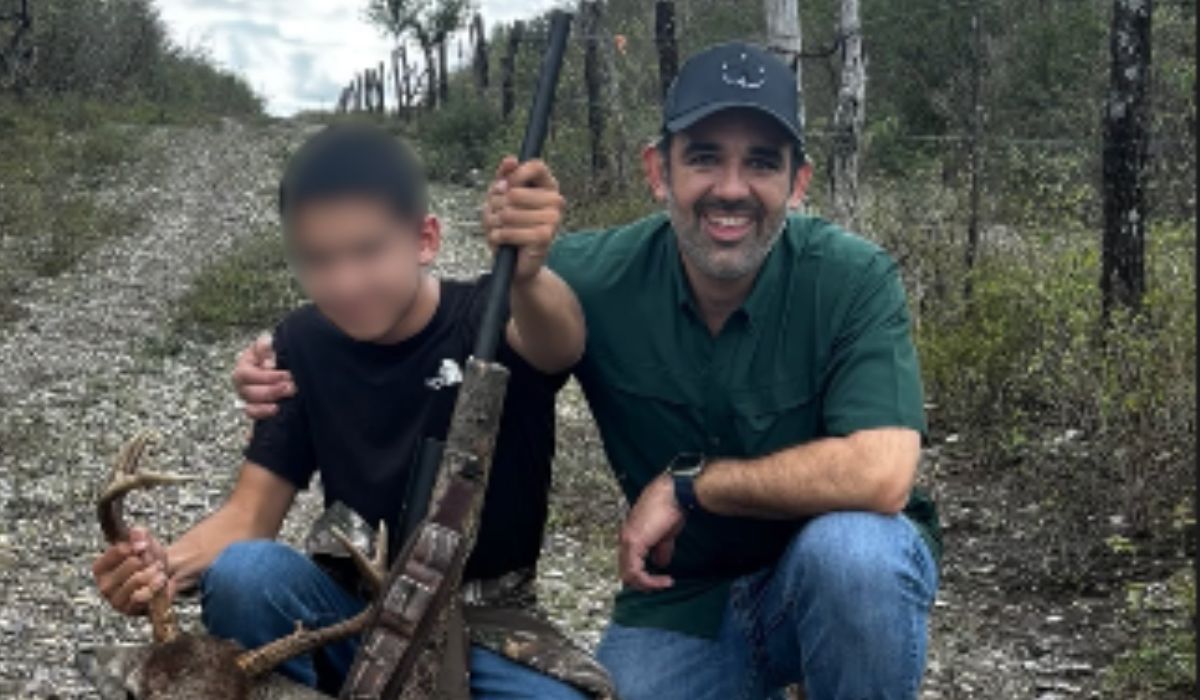 Delegado del Bienestar en Coahuila presume cacería con su hijo: ¿Quién es Américo Villarreal?