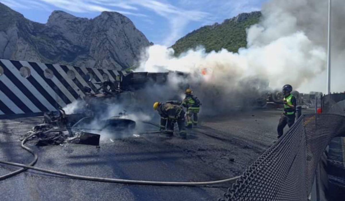 Vecinos piden terminar muro de contención en peligrosa curva de la Autopista a Saltillo