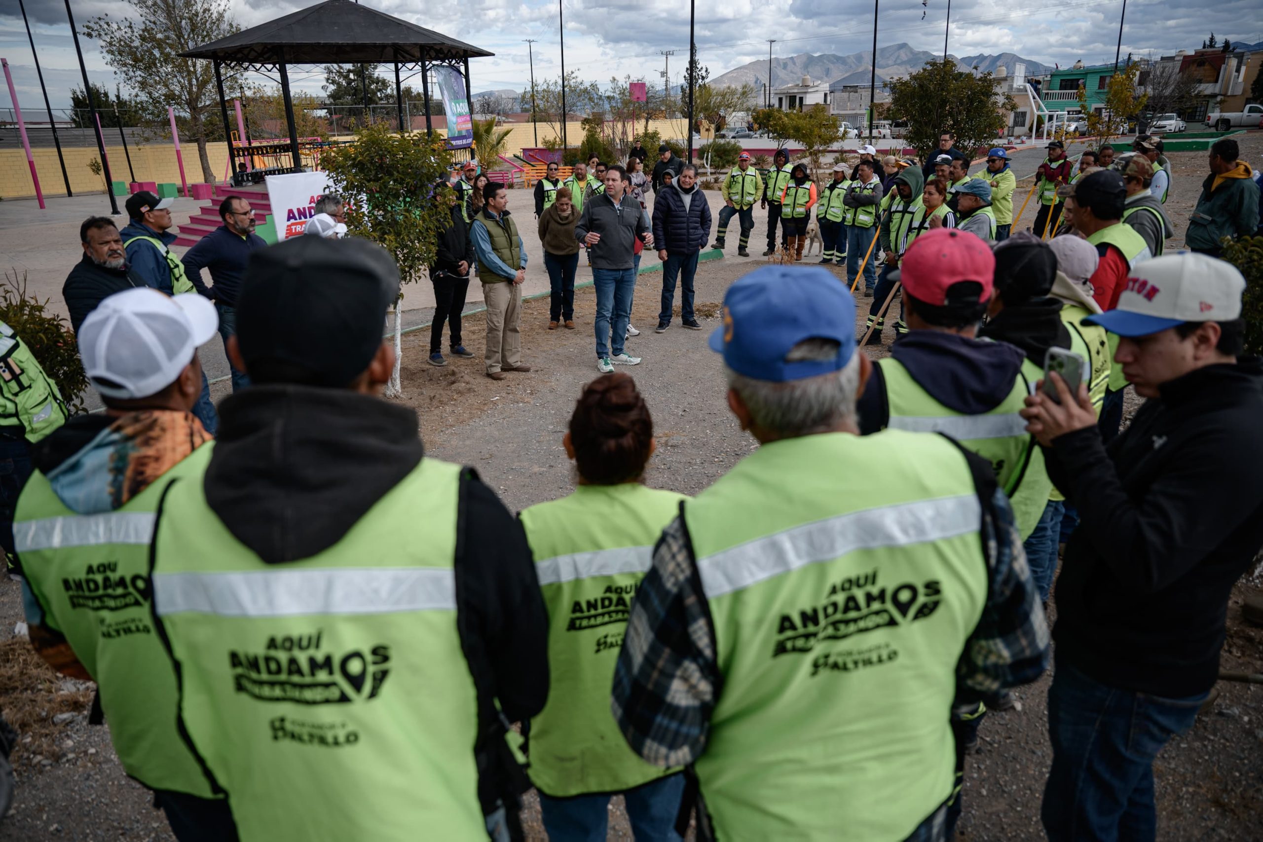 Rehabilitan espacios públicos