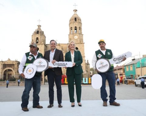 Manolo Jimenez en Múzquiz con la alcaldesa Laura Jiménez