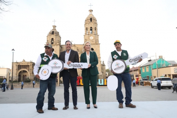 Manolo Jimenez en Múzquiz con la alcaldesa Laura Jiménez