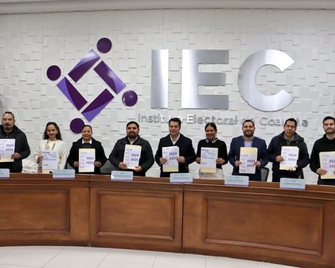 Entregan cuadernillos en braille en el IEC