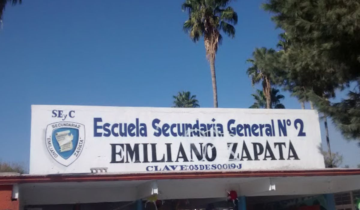 Suspenden a alumnas de secundaria tras pelearse afuera de la escuela en Monclova