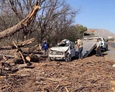 Mueren exbaterista de Banda Kañón y su esposa en accidente en la carretera 30