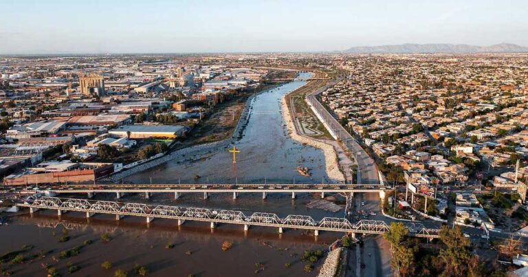 Vista aérea del puente del Río Nazas.