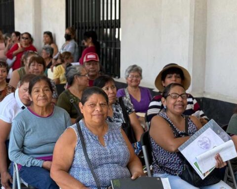 Mujeres adultas mayores en La Laguna.